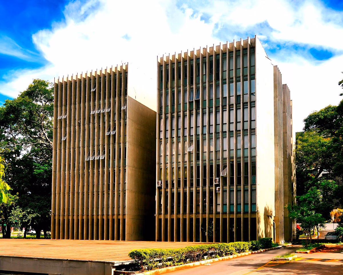 Institutions et investissements en Algérie : Analyse