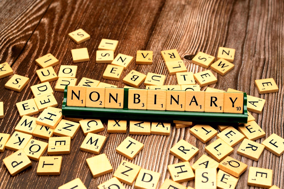 Décentrement linguistique en francophonie : enjeux et perspectives