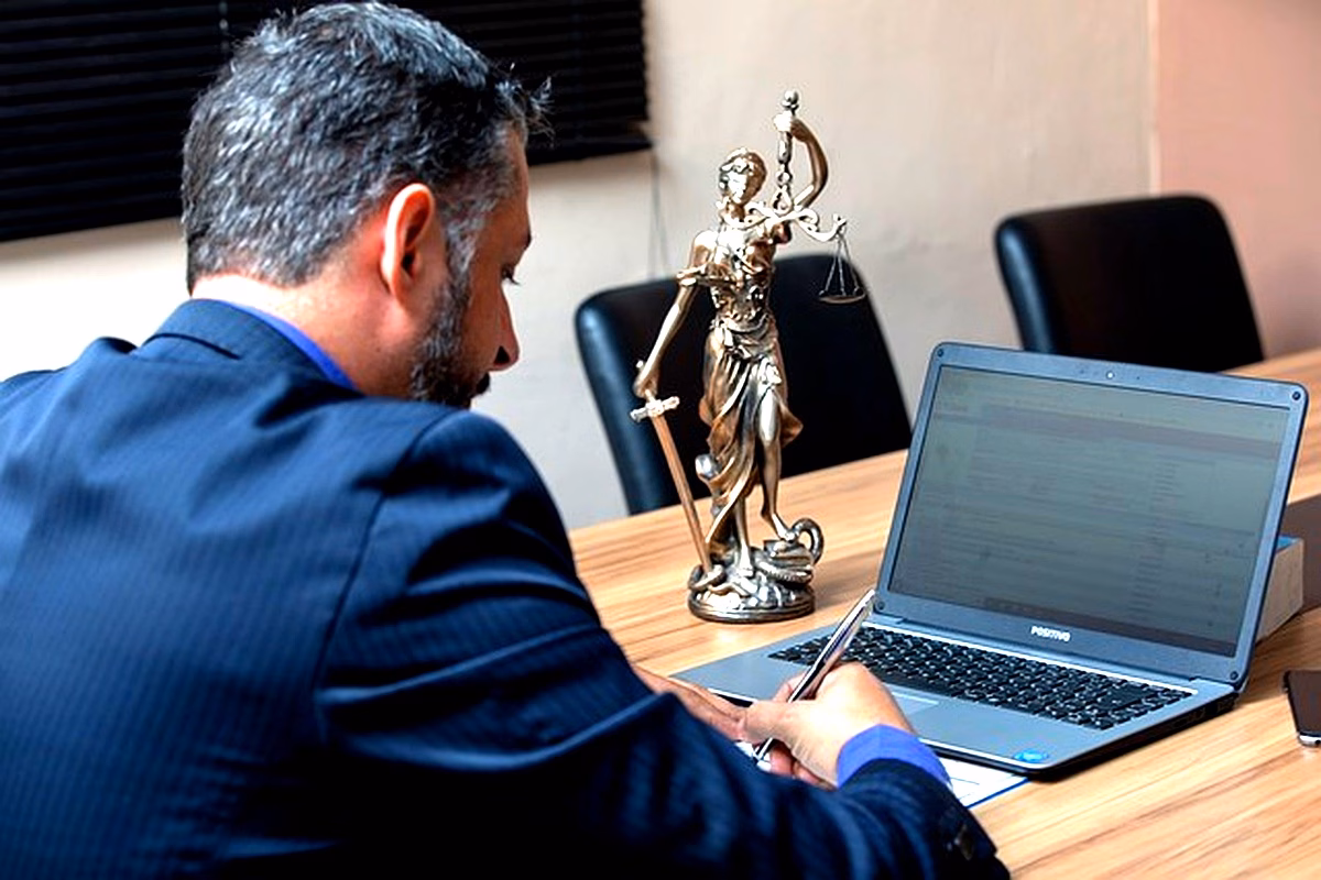 Refus d'arrestation d'Omar el-Béchir : enjeux politiques