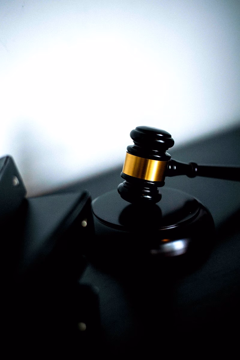 Principe de légalité en droit public : analyse