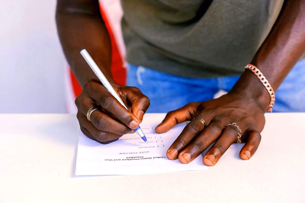 Théorie des affaires courantes en droit public