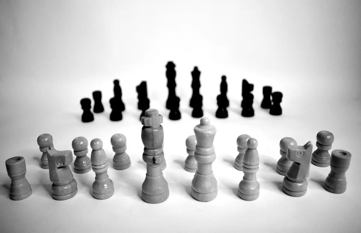 Stratégies d'implémentation pour analyser le discours politique