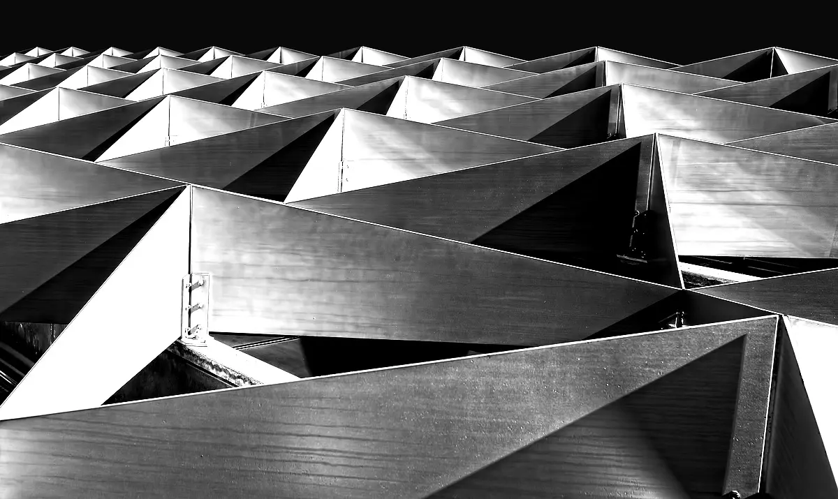 Déformation des coques à double courbure : défis et solutions