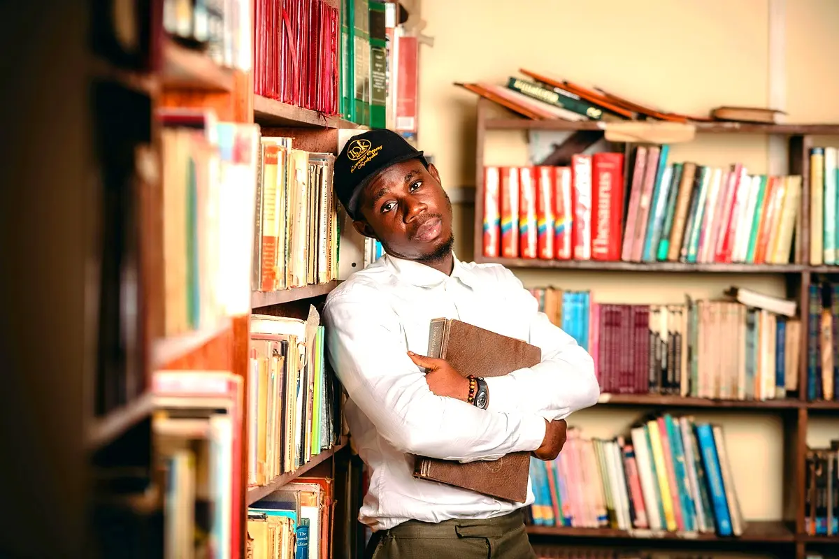 Figures identitaires : Stratégies essentielles dans Sebbar