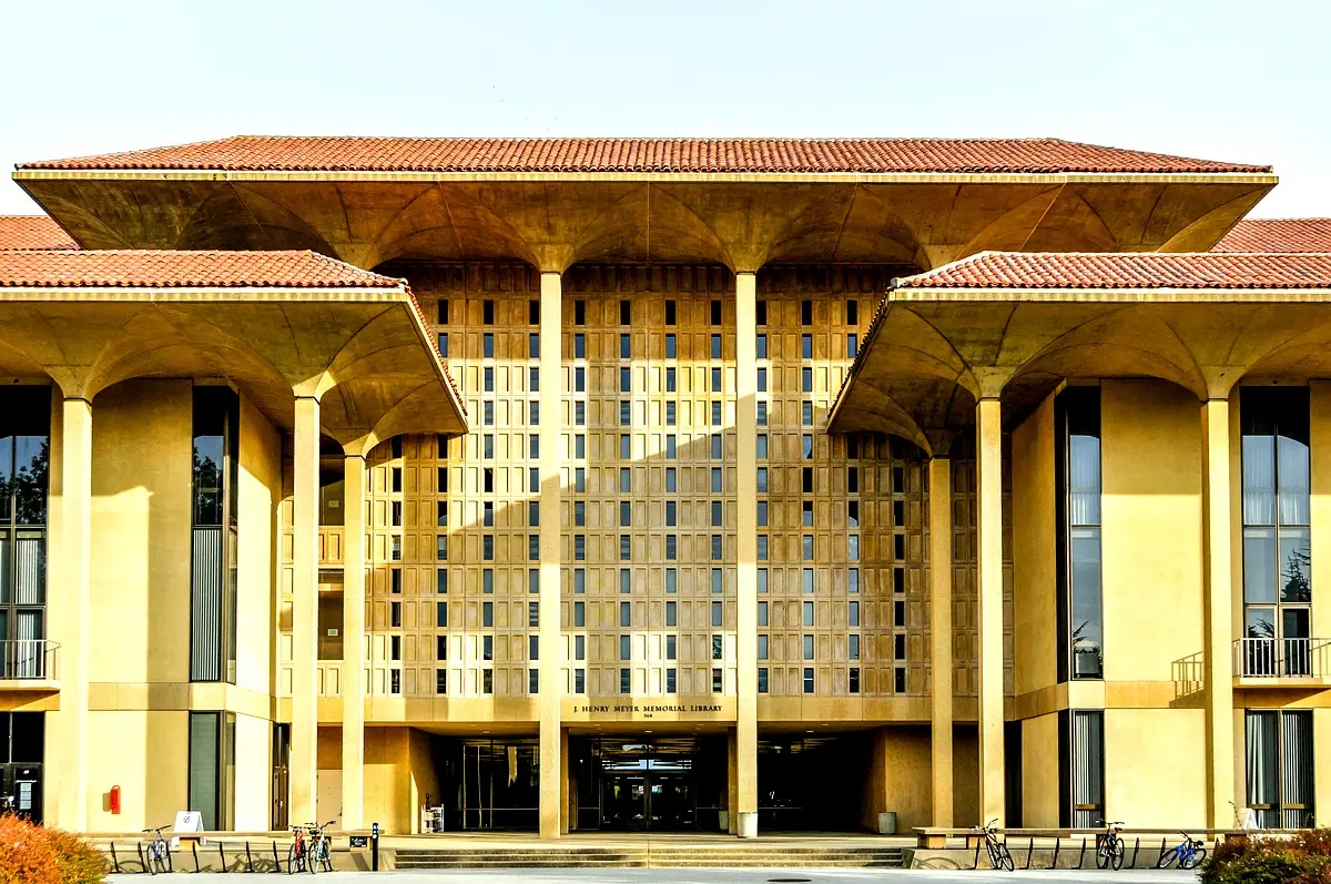 Analyse comparative des amnisties et prescriptions pénales