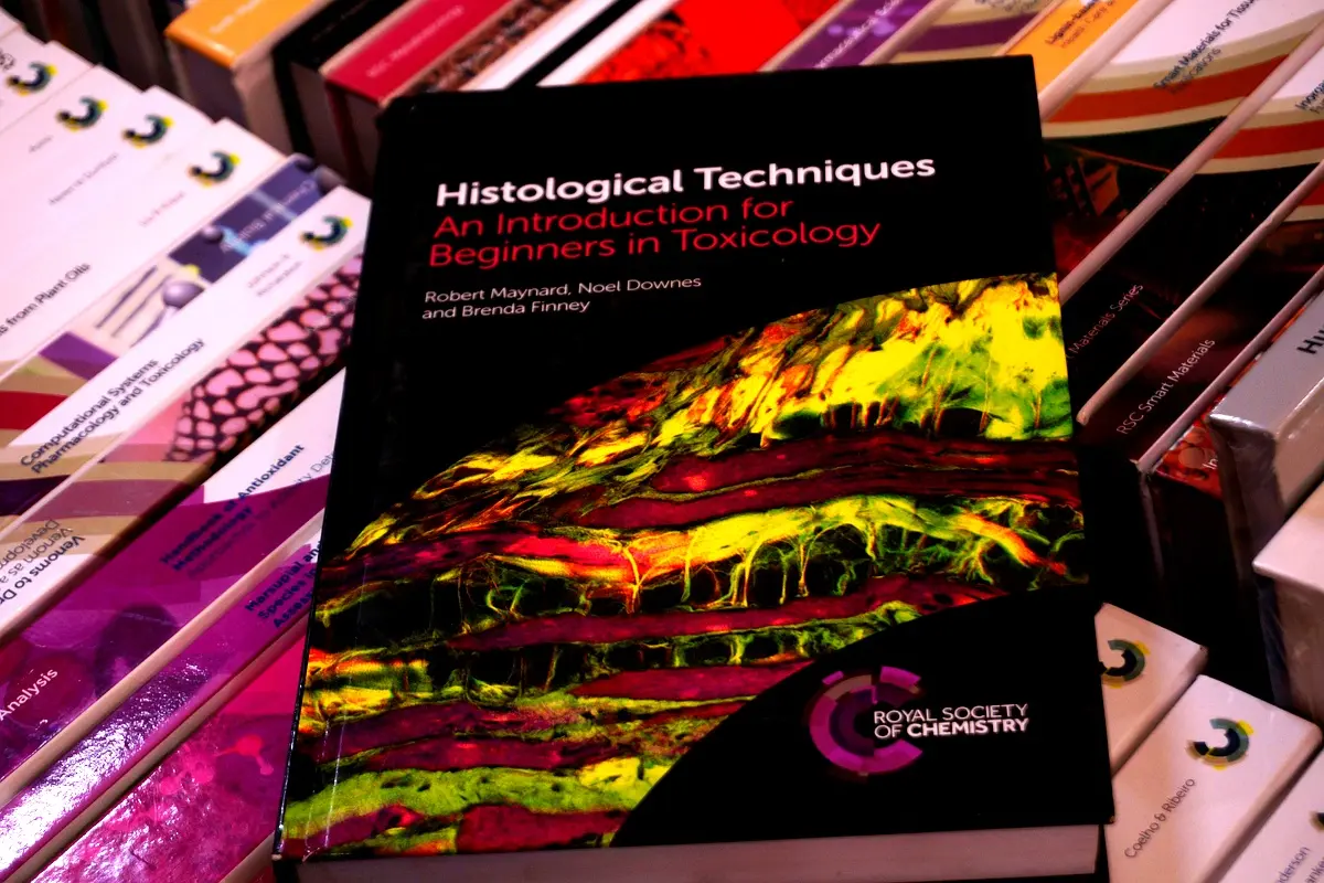 Méthodologie d'analyse littéraire dans L'Art de Perdre