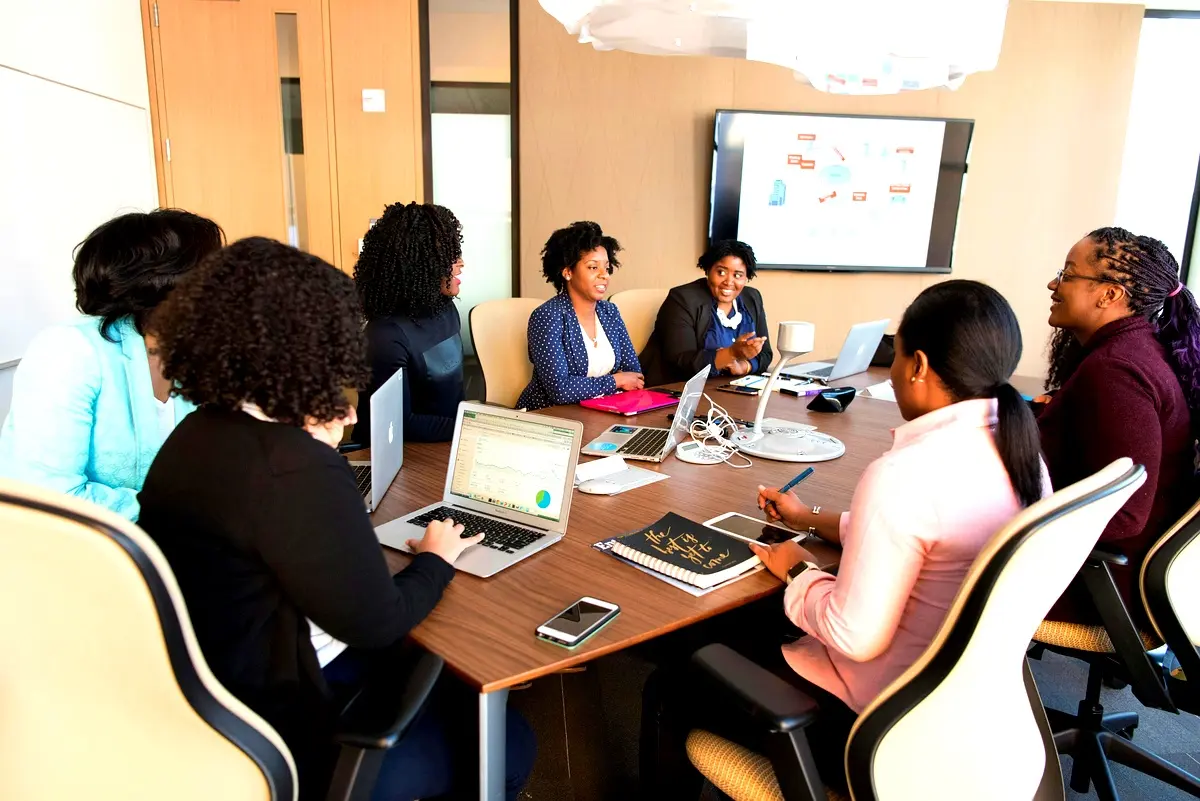 Implications politiques de l'autogestion : étude essentielle