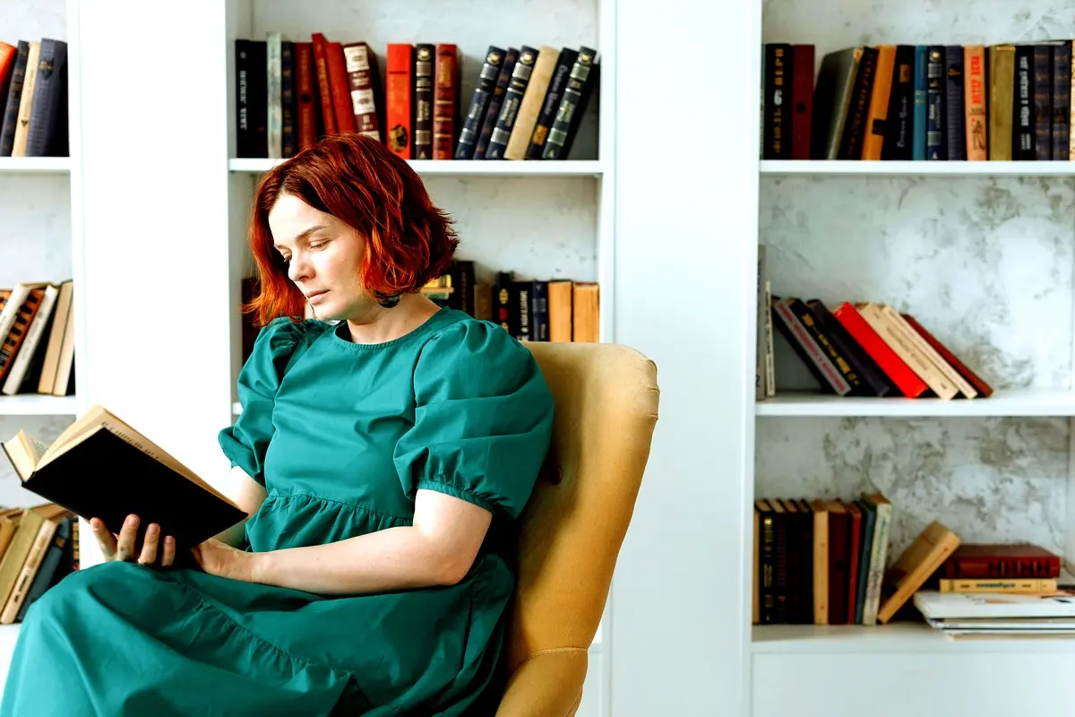 Cadre théorique du personnage féminin dans 'Le Destin de Narimane'