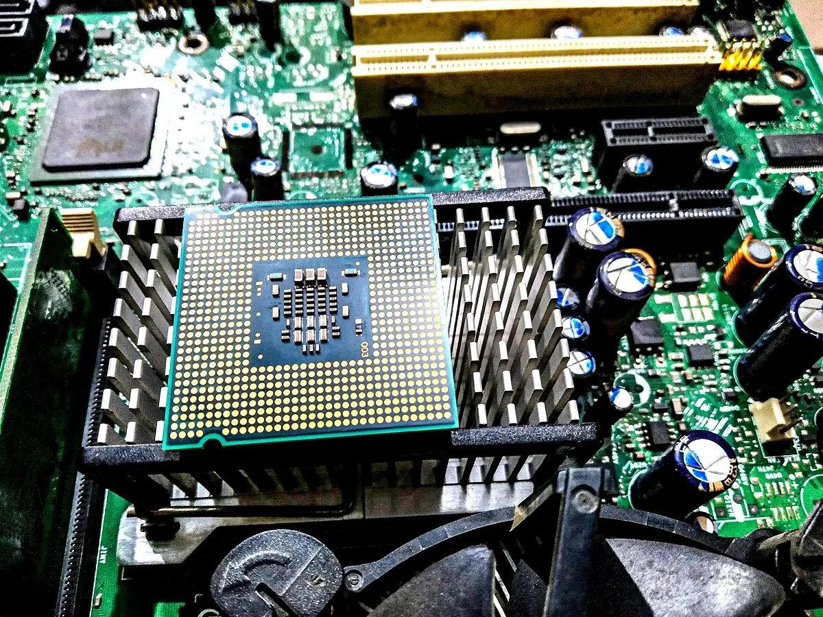 Étude de cas sur l'onduleur multiniveau à cinq niveaux