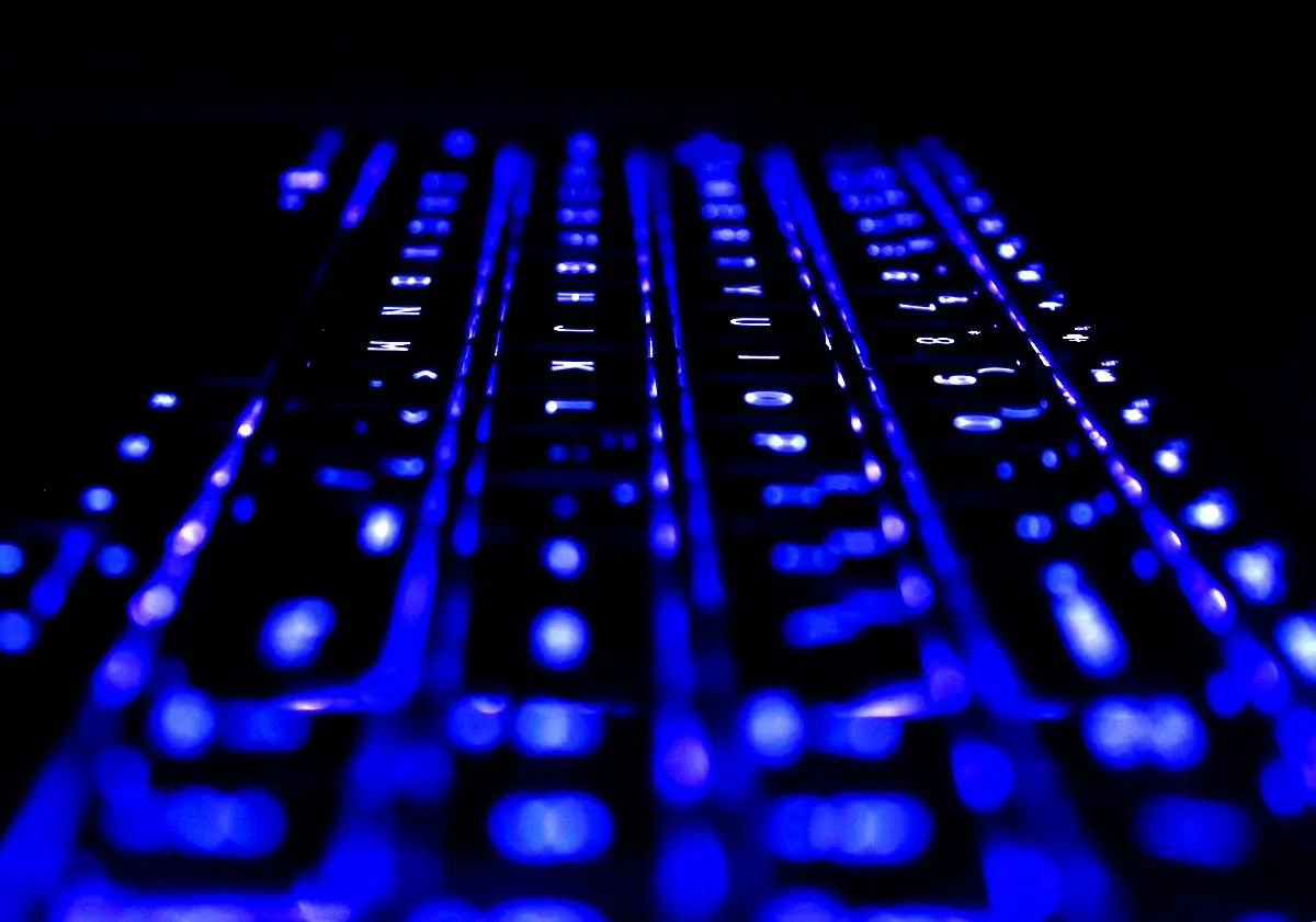 Analyse comparative des NTIC en droit congolais et français