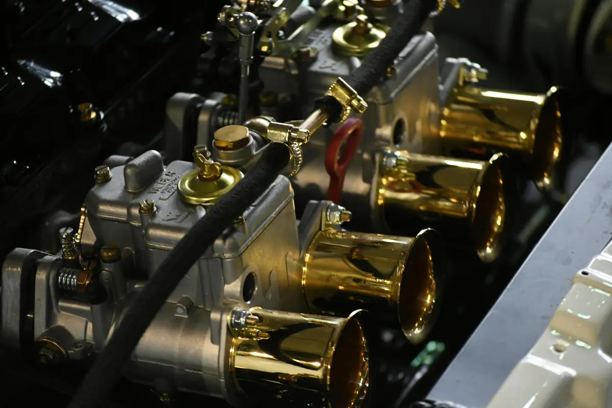 Analyse comparative des systèmes d'entraînement pour essais de fatigue