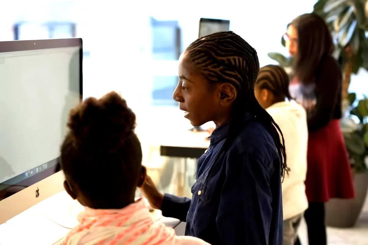 Impact de la technologie sur la hiérarchie raciale