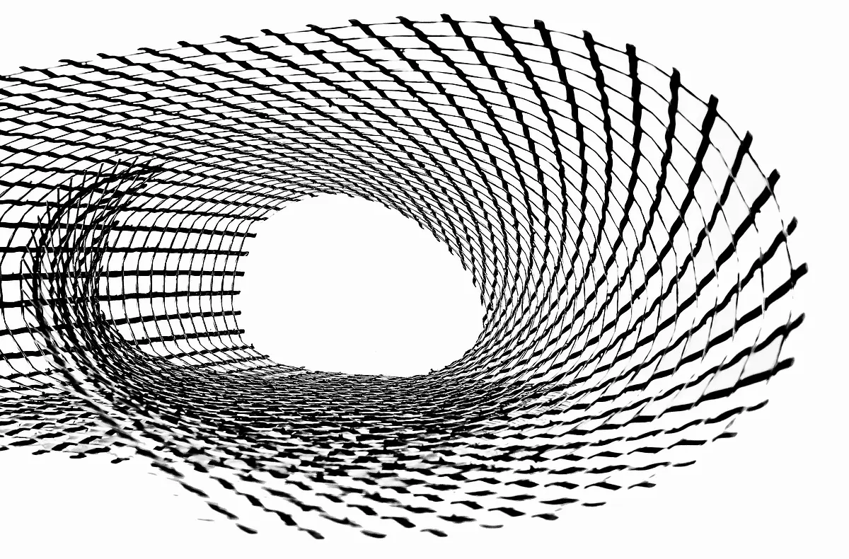 Impact du potentiel magnétique et électrique sur les coques