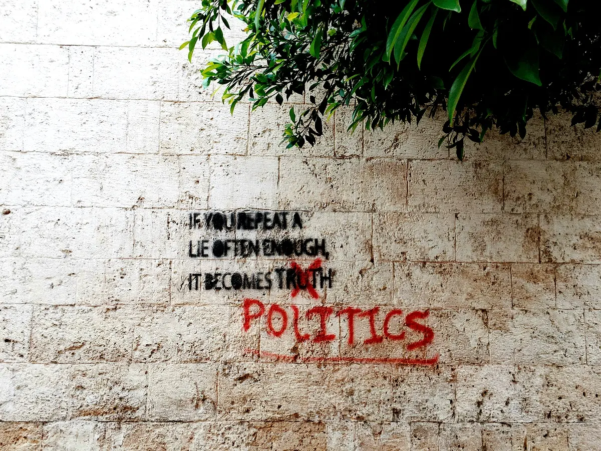 Implications politiques de la morale dans La Répudiation