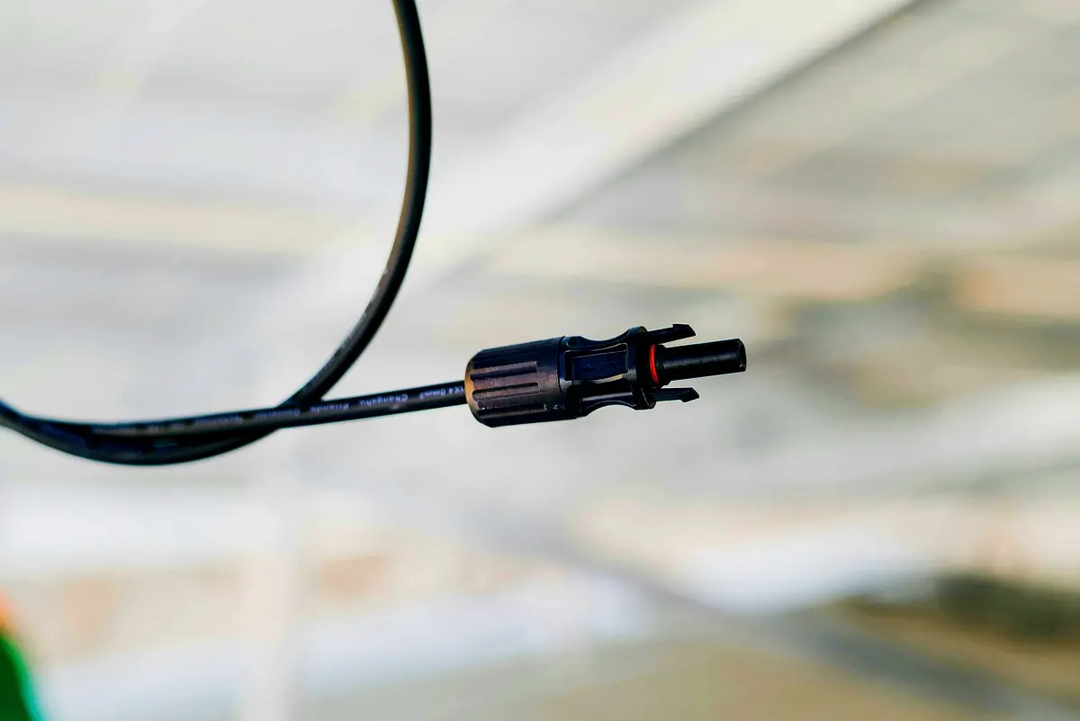 Implications politiques des onduleurs à cinq niveaux